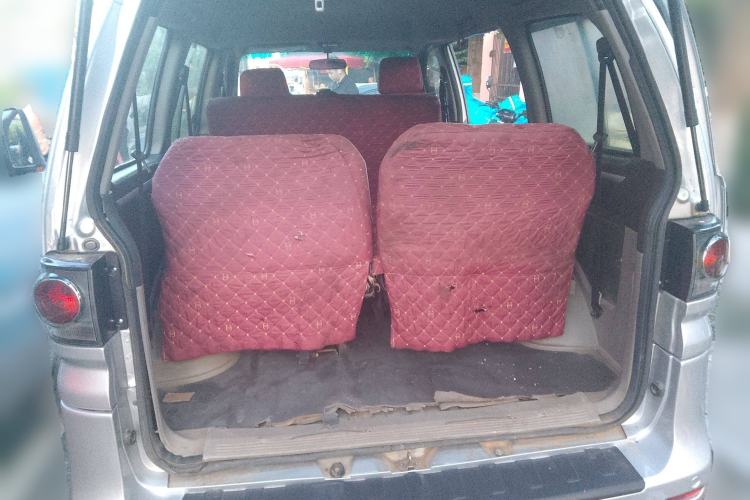 Used FORTHING Lingzhi 2016 V3 1.5L 7-Seater Standard Model China V Emission Standard Trunk
