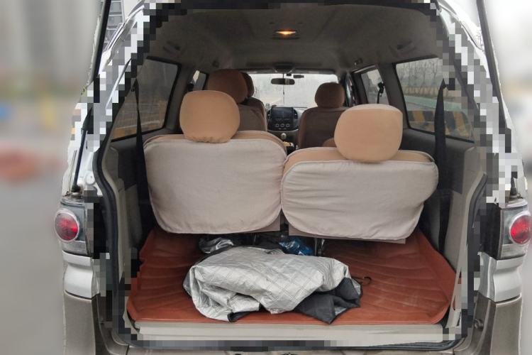 Used FORTHING Lingzhi 2016 M3L 1.6L 7-Seater Comfort Model Trunk