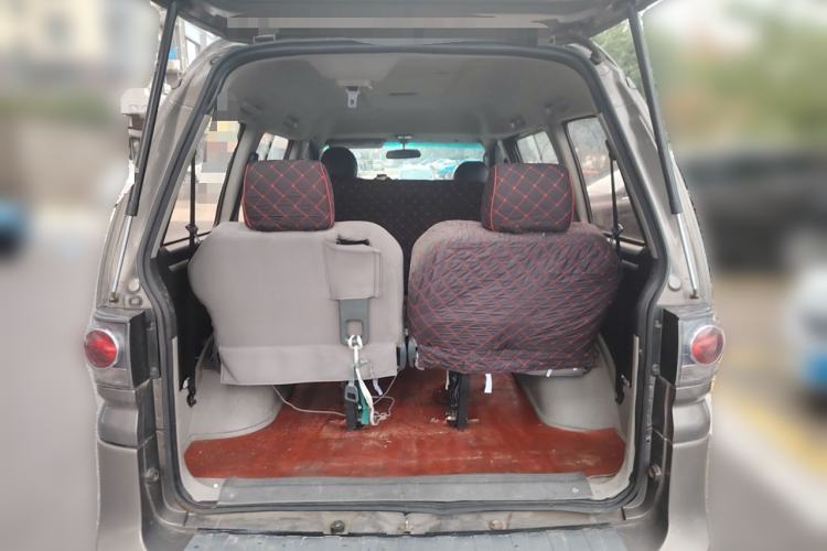 Used FORTHING Lingzhi 2016 V3 1.5L 7-Seater Standard Model China V Emission Standard Trunk