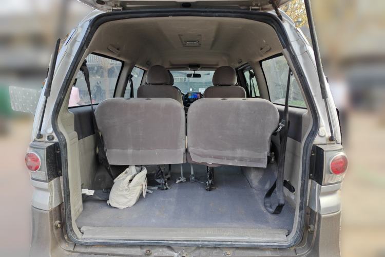 Used FORTHING Lingzhi 2016 M3L 1.6L 7-Seater Comfort Model Trunk