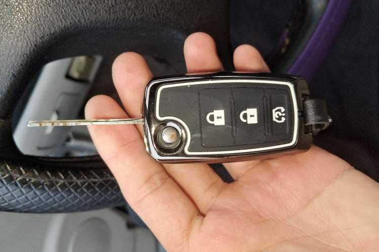 Used FORTHING Lingzhi 2016 M3L 1.6L 7-Seater Comfort Model Vehicle Key