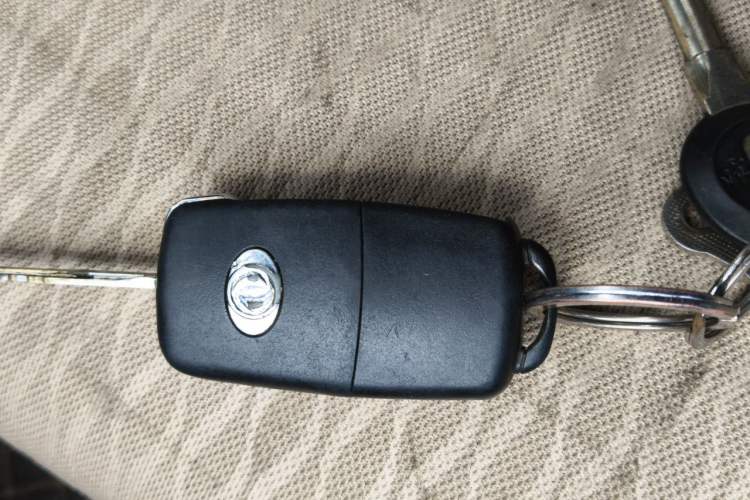 Used FORTHING Lingzhi 2016 M5 2.0L 7-seat Long-wheelbase Standard Model Vehicle Key