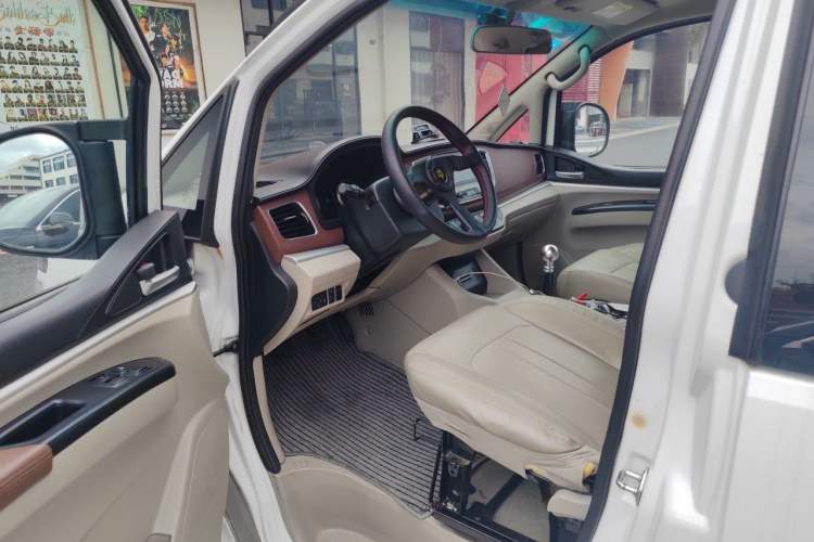 Used FORTHING Lingzhi 2016 M3 1.6L 7-Seater Comfort Model China IV Standard Driver Seat