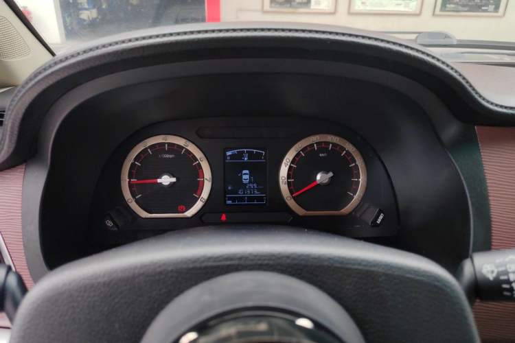 Used FORTHING Lingzhi 2016 M3 1.6L 7-Seater Comfort Model China IV Standard Instrument Cluster