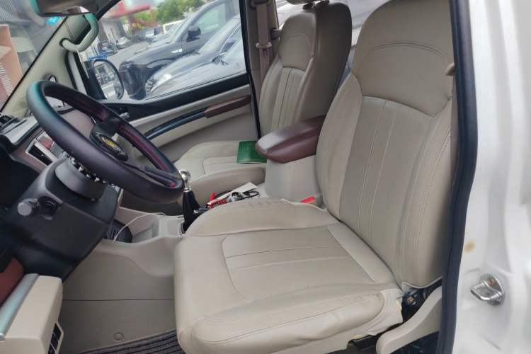 Used FORTHING Lingzhi 2016 M3 1.6L 7-Seater Comfort Model China IV Standard Left Front Seat