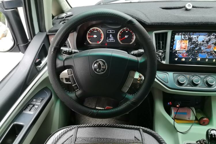 Used FORTHING Lingzhi 2016 M5 2.0L 7-Seater Short-Wheelbase Luxury Model Steering Wheel