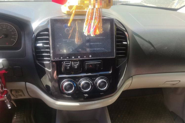 Used FORTHING Lingzhi 2016 V3 1.5L 7-Seater Luxury Model China IV Standard Audio And AC Panel