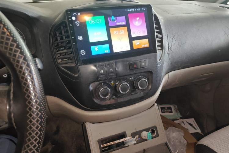 Used FORTHING Lingzhi 2016 M3 1.6L 7-Seater Standard Model China V Emission Standard Audio And AC Panel