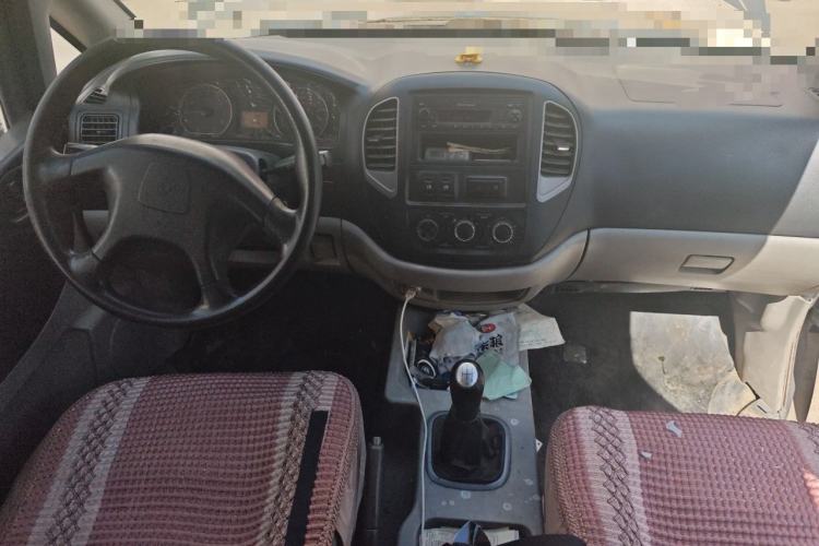 Used FORTHING Lingzhi 2016 V3 1.5L 7-Seater Standard Model China V Emission Standard Center Console