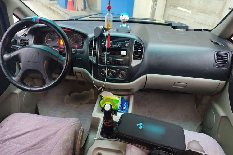 Used FORTHING Lingzhi 2016 V3 1.5L 7-Seater Standard Model China V Emission Standard Center Console