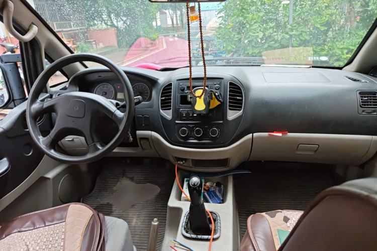 Used FORTHING Lingzhi 2016 M3L 1.6L 7-Seater Standard Model Center Console