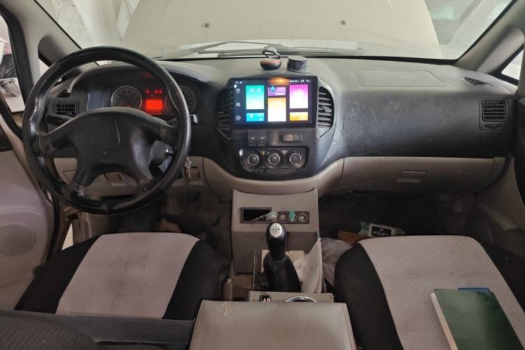 Used FORTHING Lingzhi 2016 M3 1.6L 7-Seater Standard Model China V Emission Standard Center Console