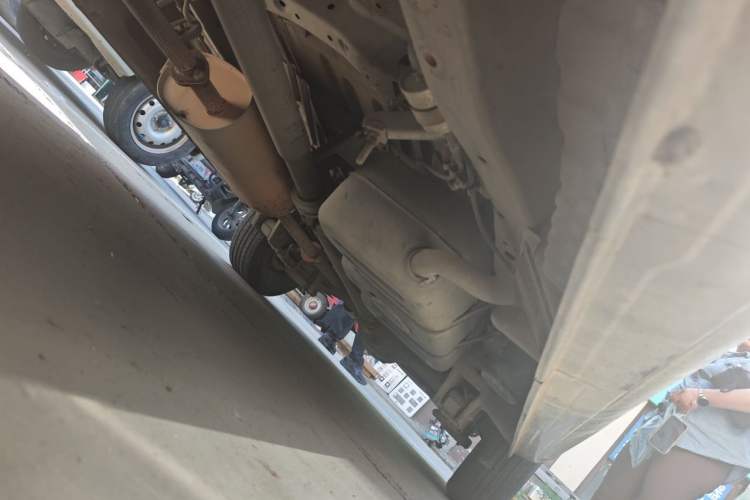 Used FORTHING Lingzhi 2016 V3 1.5L 7-Seater Standard Model China V Emission Standard Chassis Front Left