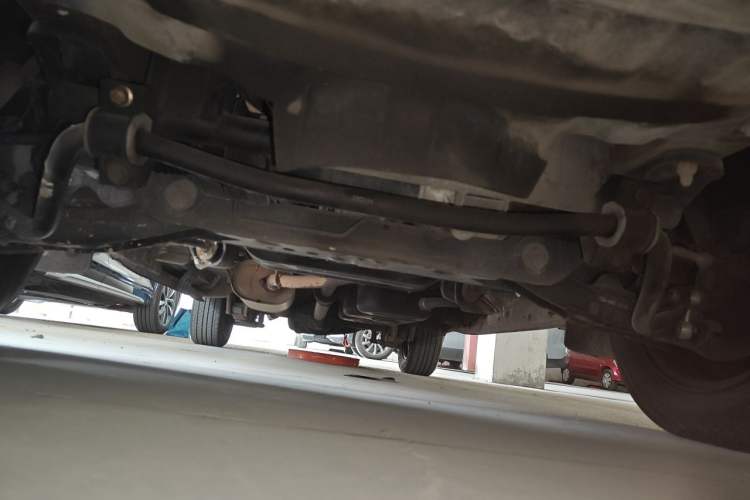 Used FORTHING Lingzhi 2016 M3 1.6L 7-Seater Standard Model China V Emission Standard Chassis Front