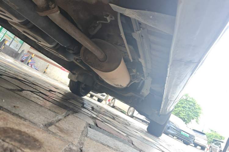 Used FORTHING Lingzhi 2016 M3L 1.6L 7-Seater Comfort Model Chassis Rear Right