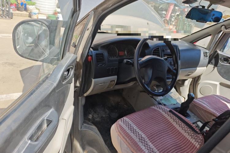 Used FORTHING Lingzhi 2016 V3 1.5L 7-Seater Standard Model China V Emission Standard Driver Seat