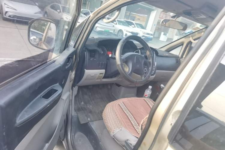Used FORTHING Lingzhi 2016 M3L 1.6L 7-Seater Comfort Model Driver Seat
