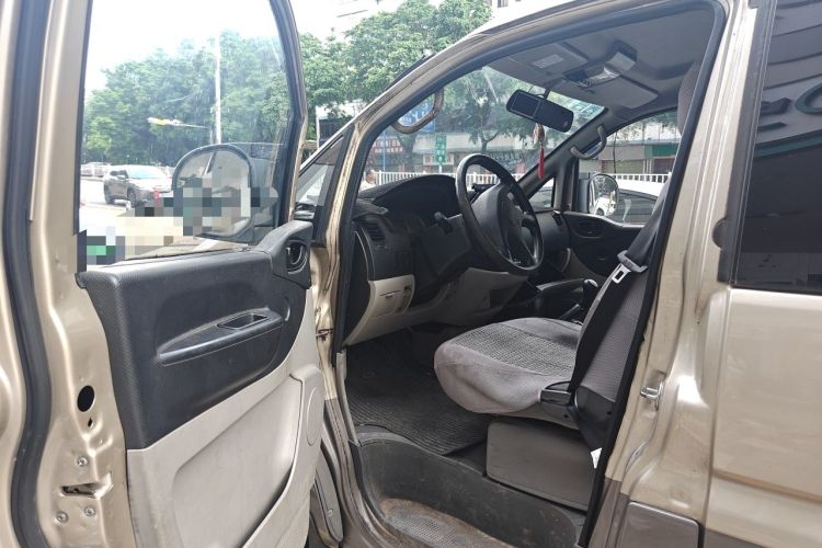 Used FORTHING Lingzhi 2016 M3L 1.6L 7-Seater Comfort Model Driver Seat