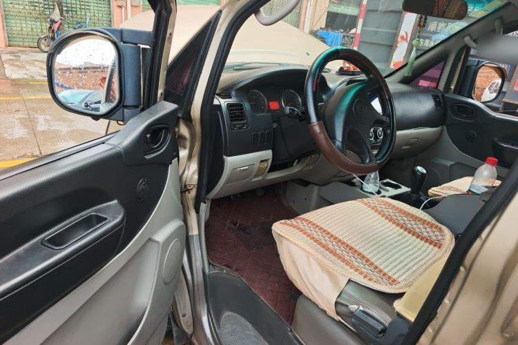 Used FORTHING Lingzhi 2016 M3L 1.6L 7-Seater Comfort Model Driver Seat