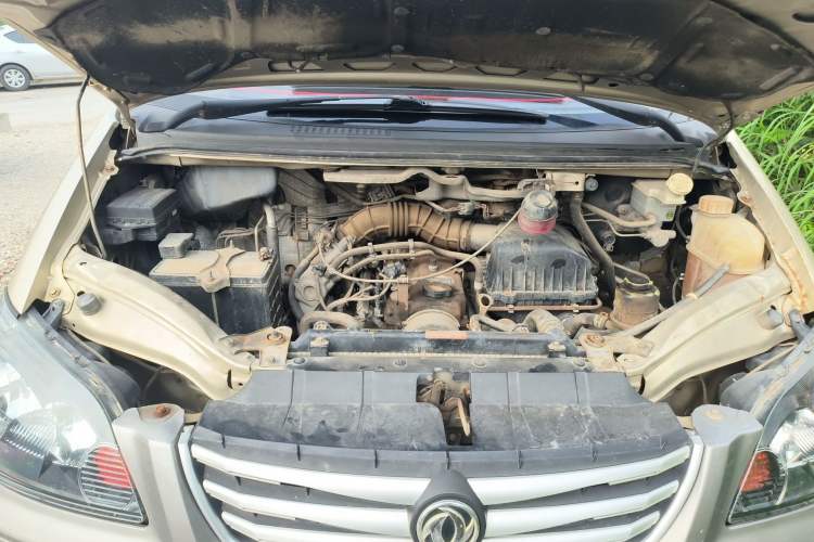 Used FORTHING Lingzhi 2016 M3L 1.6L 7-Seater Comfort Model Engine Bay