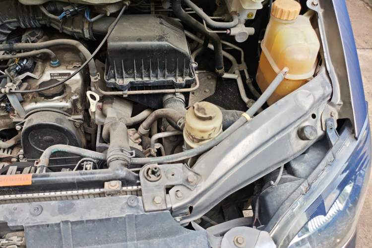 Used FORTHING Lingzhi 2016 M3L 1.6L 7-Seater Standard Model Engine Bay Left