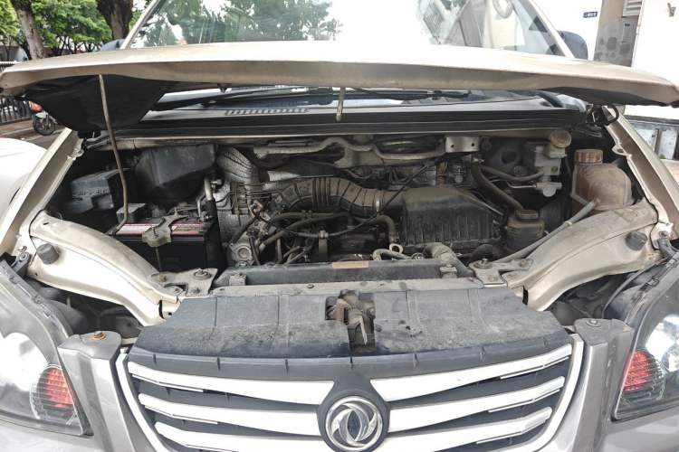 Used FORTHING Lingzhi 2016 M3L 1.6L 7-Seater Comfort Model Engine Bay