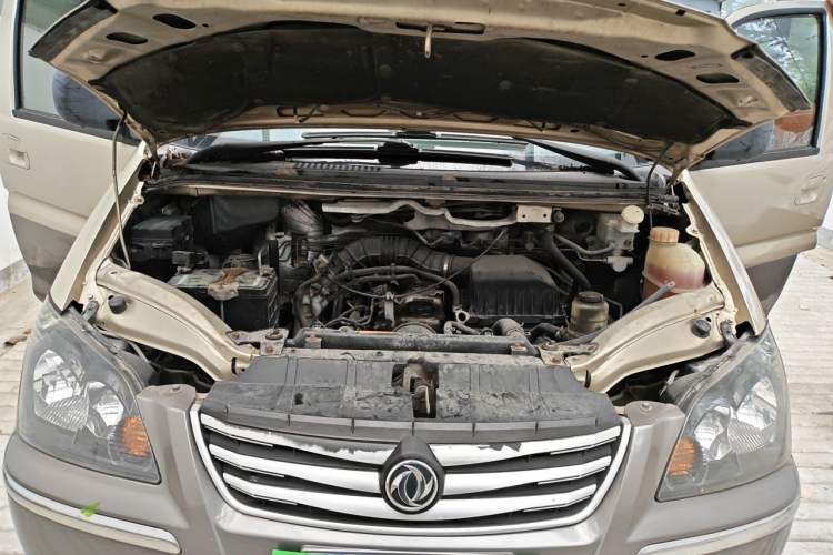 Used FORTHING Lingzhi 2016 M3L 1.6L 7-Seater Comfort Model Engine Bay