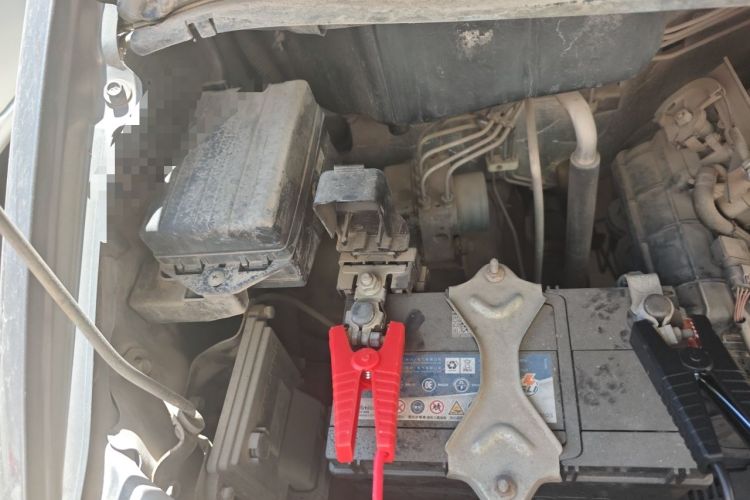 Used FORTHING Lingzhi 2016 V3 1.5L 7-Seater Standard Model China V Emission Standard Engine Bay Right