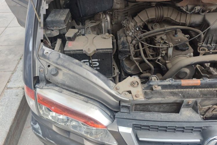 Used FORTHING Lingzhi 2016 V3 1.5L 7-Seater Standard Model China V Emission Standard Engine Bay Right