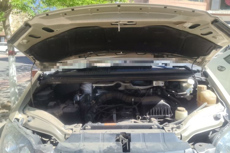 Used FORTHING Lingzhi 2016 V3 1.5L 7-Seater Luxury Model China IV Standard Engine Bay
