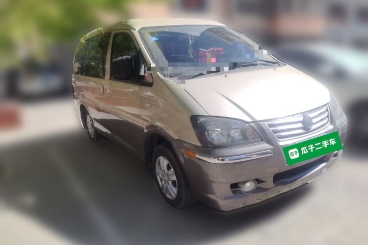 Used FORTHING Lingzhi 2016 V3 1.5L 7-Seater Luxury Model China IV Standard Front Right 45 Deg