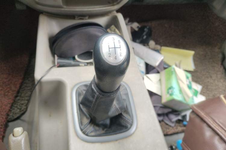 Used FORTHING Lingzhi 2016 V3 1.5L 7-Seater Comfort Model China V Standard Gear Lever