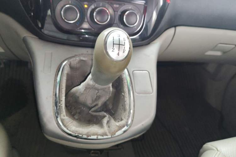 Used FORTHING Lingzhi 2016 M5 2.0L 7-seat Long-wheelbase Luxury Model Gear Lever