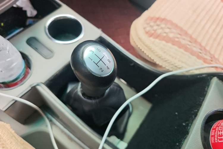 Used FORTHING Lingzhi 2016 M3L 1.6L 7-Seater Comfort Model Gear Lever