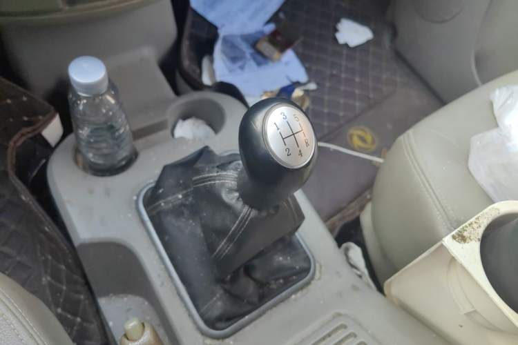 Used FORTHING Lingzhi 2016 M3 1.6L 7-Seater Comfort Model China IV Standard Gear Lever
