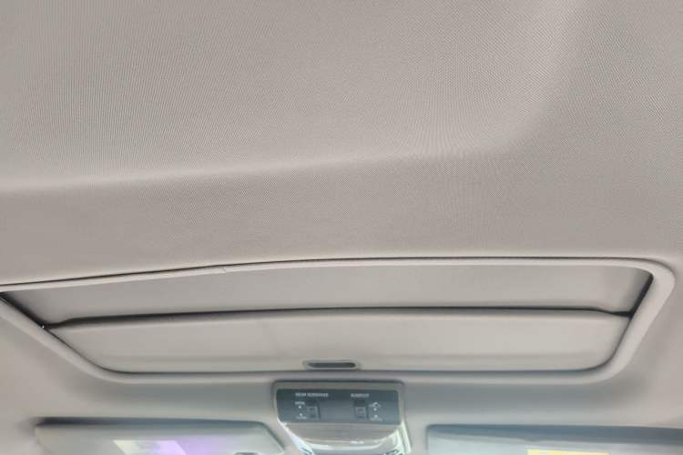 Used FORTHING Lingzhi 2016 M3 1.6L 7-Seater Luxury Model China V Standard Headliner