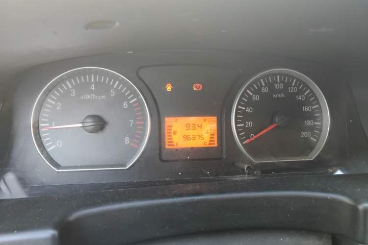 Used FORTHING Lingzhi 2016 M3 1.6L 7-Seater Comfort Model China IV Standard Instrument Cluster