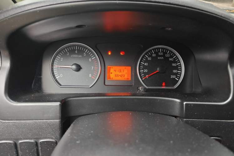 Used FORTHING Lingzhi 2016 V3 1.5L 7-Seater Luxury Model China V Emission Standard Instrument Cluster
