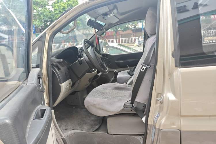 Used FORTHING Lingzhi 2016 M3L 1.6L 7-Seater Comfort Model Left Front Seat