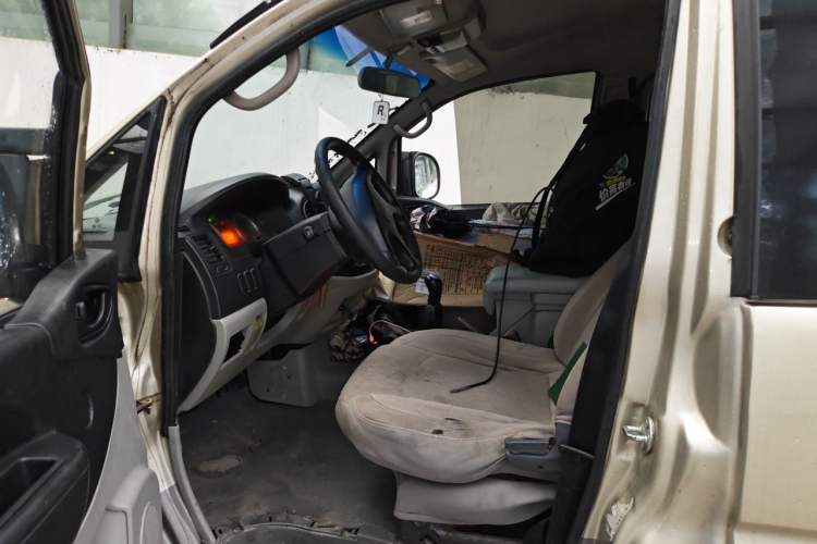 Used FORTHING Lingzhi 2016 M3L 1.6L 7-Seater Comfort Model Left Front Seat