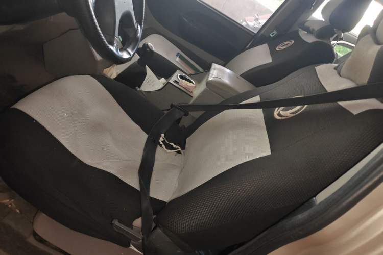 Used FORTHING Lingzhi 2016 M3 1.6L 7-Seater Standard Model China V Emission Standard Left Front Seat
