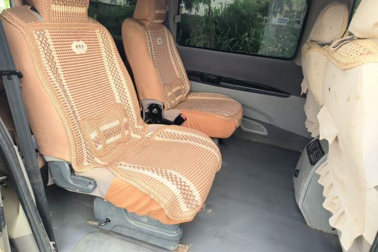 Used FORTHING Lingzhi 2016 M3L 1.6L 7-Seater Comfort Model Left Rear Seat