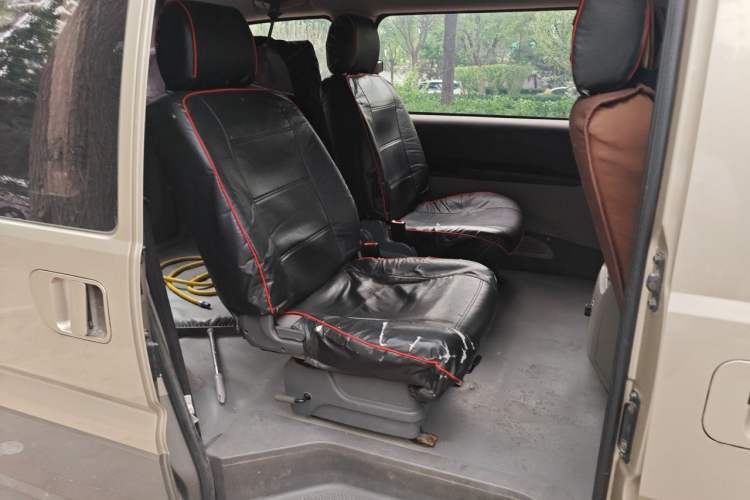 Used FORTHING Lingzhi 2016 V3 1.5L 7-Seater Luxury Model China V Emission Standard Left Rear Seat