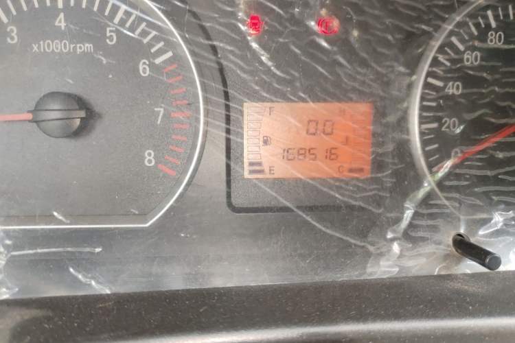 Used FORTHING Lingzhi 2016 V3 1.5L 7-Seater Comfort Model China V Standard Odometer Close Up