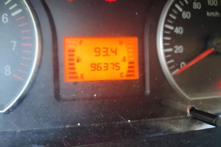 Used FORTHING Lingzhi 2016 M3 1.6L 7-Seater Comfort Model China IV Standard Odometer Close Up