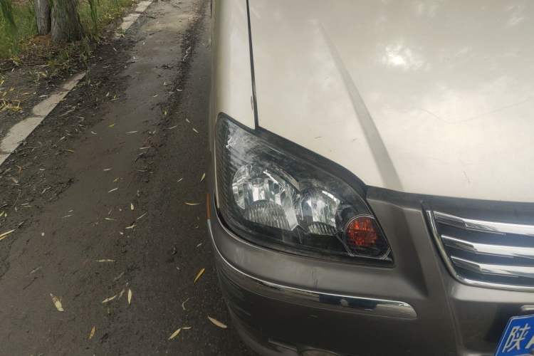 Used FORTHING Lingzhi 2016 V3 1.5L 7-Seater Comfort Model China V Standard Right Front Headlight
