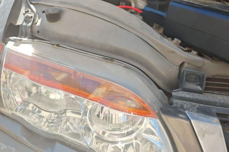 Used FORTHING Lingzhi 2016 V3 1.5L 7-Seater Standard Model China V Emission Standard Right Front Headlight
