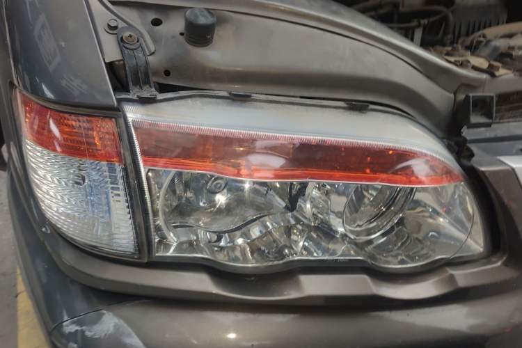 Used FORTHING Lingzhi 2016 V3 1.5L 7-Seater Standard Model China V Emission Standard Right Front Headlight