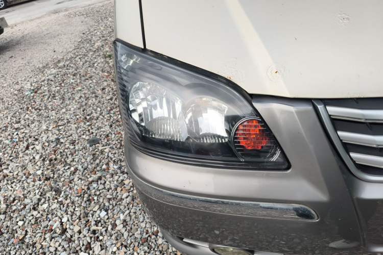 Used FORTHING Lingzhi 2016 M3L 1.6L 7-Seater Comfort Model Right Front Headlight