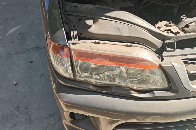 Used FORTHING Lingzhi 2016 V3 1.5L 7-Seater Comfort Model China V Standard Right Front Headlight